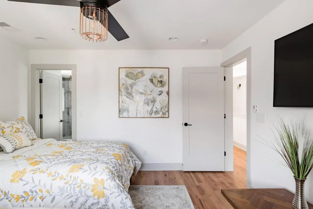 Brand New Luxury Home Near Downtown Nashville 0*,